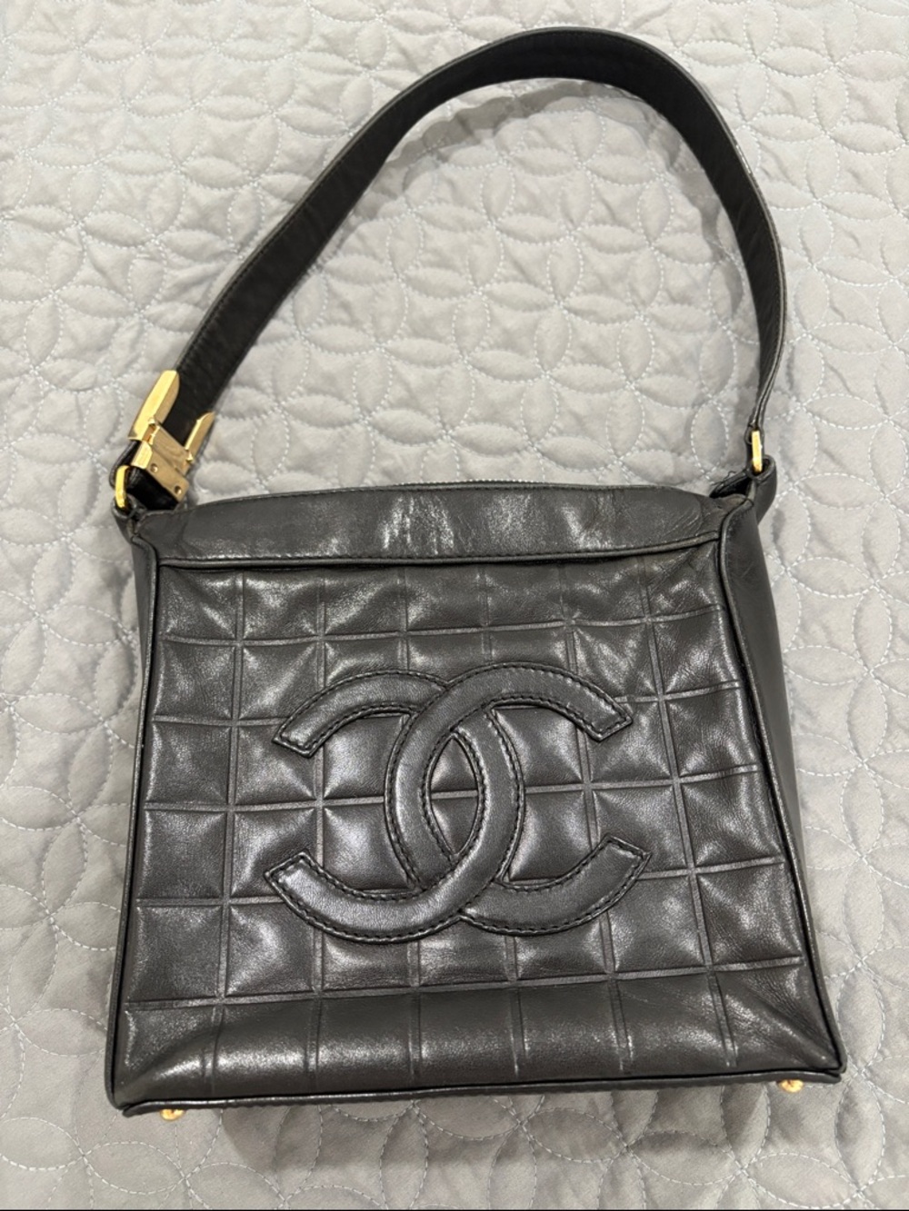 CHANEL Black Quilted Lambskin Shoulder Bag with Gold Hardware